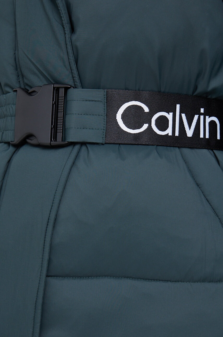 Calvin Klein Jeans Яке в зелено със зимна изолация - Pepit.bg