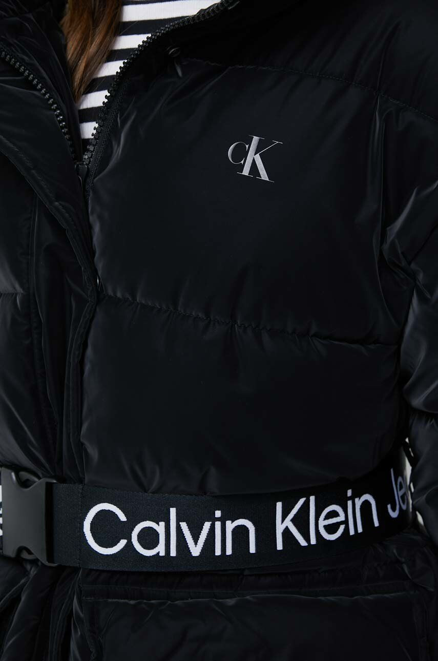 Calvin Klein Jeans Яке в черно със зимна изолация - Pepit.bg