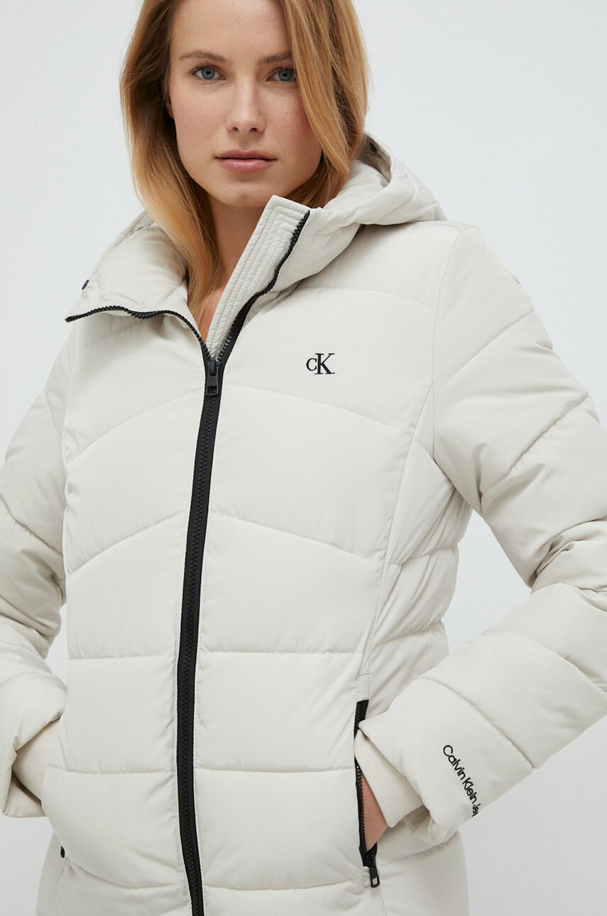 Calvin Klein Jeans Яке в бежово със зимна изолация - Pepit.bg
