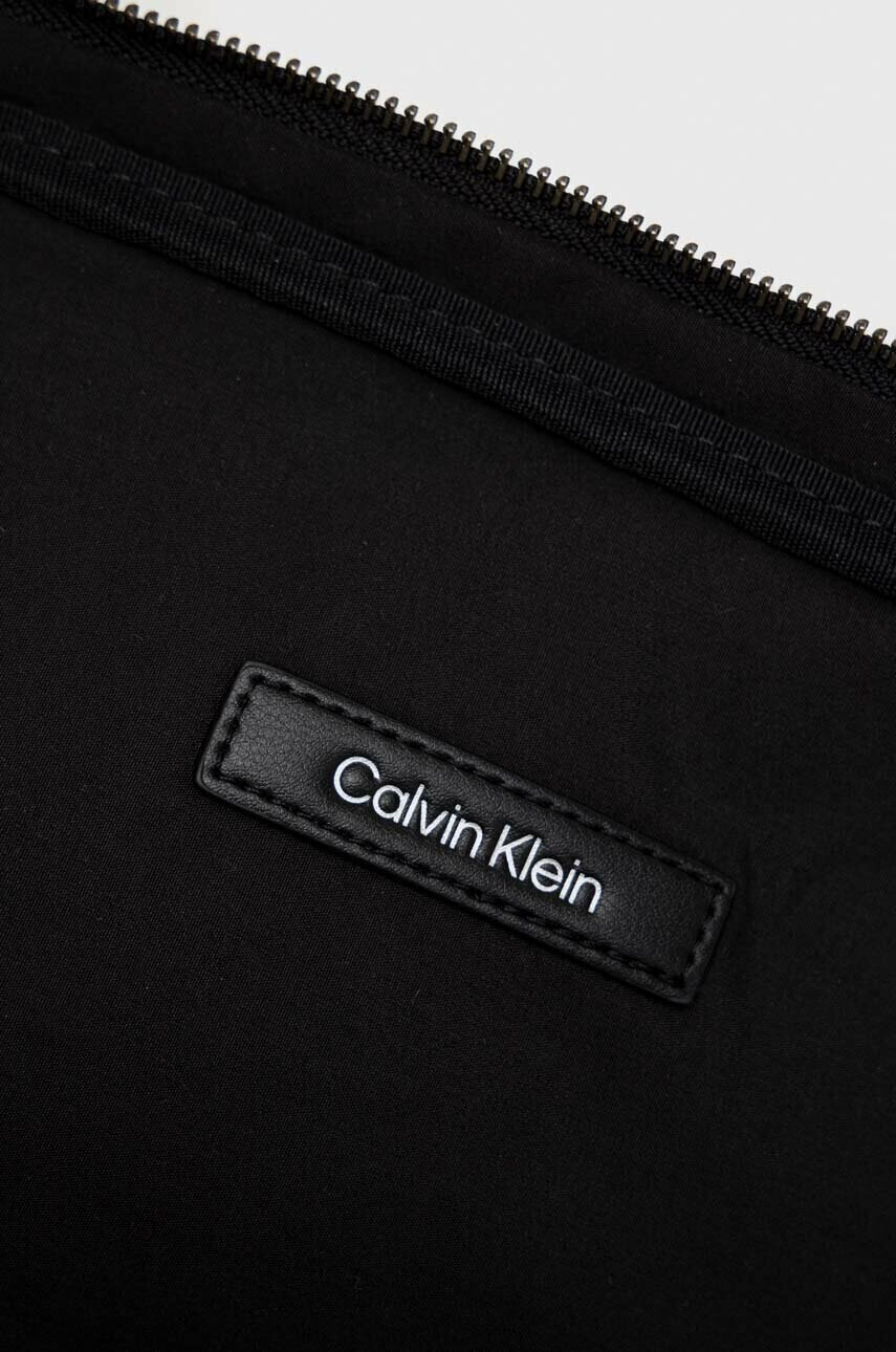 Calvin Klein Калъф за лаптоп в черно - Pepit.bg