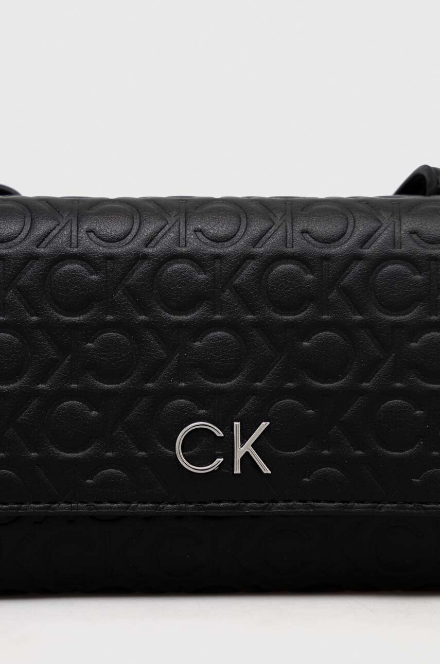 Calvin Klein Клъч в черно - Pepit.bg