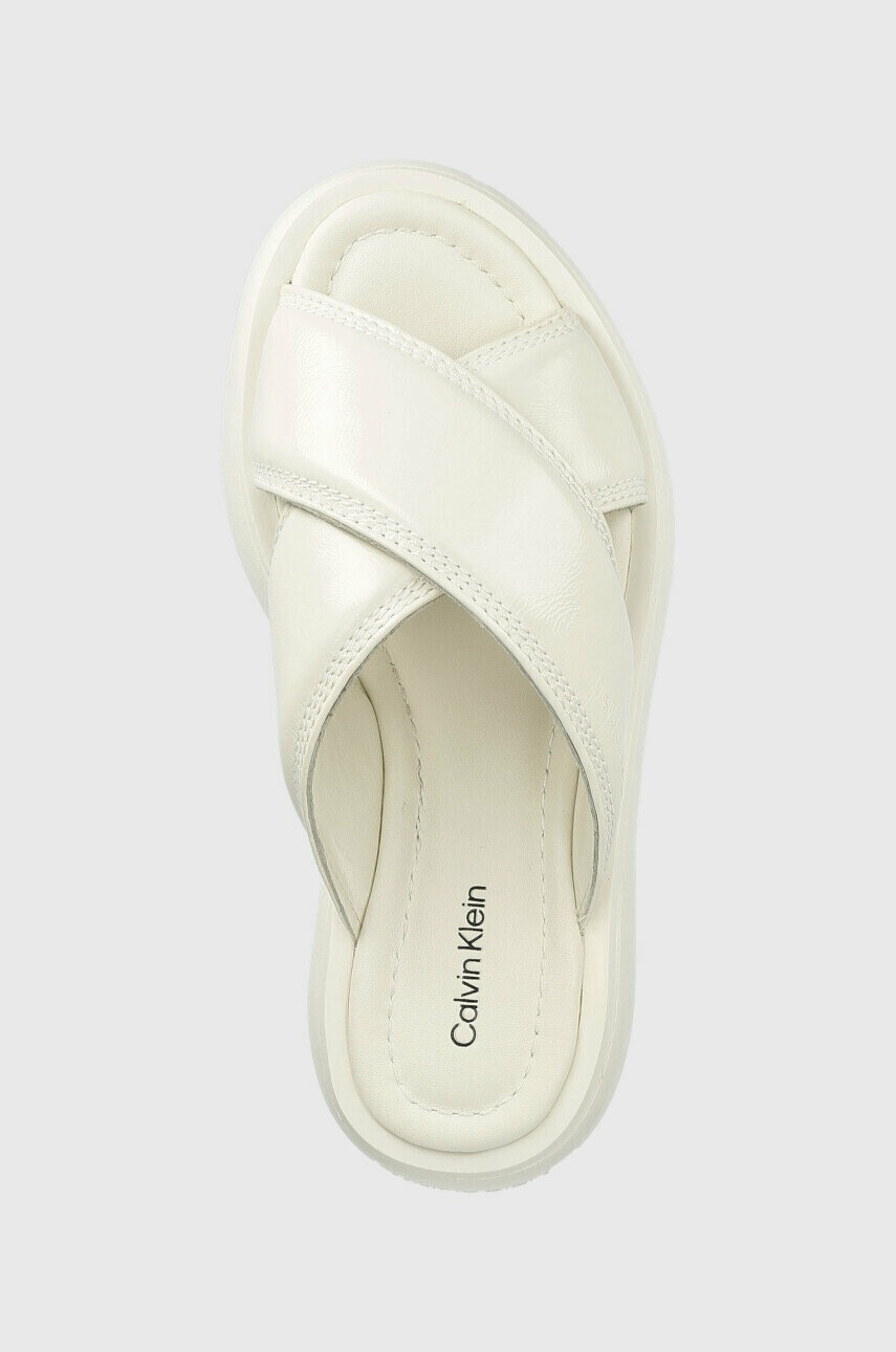 Calvin Klein Кожени чехли BUBBLE SLIDE - PAT в бяло с платформа HW0HW01469 - Pepit.bg