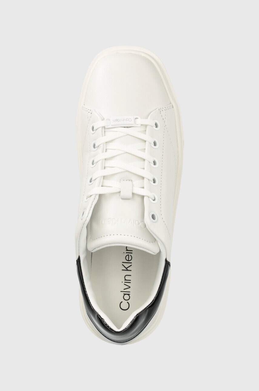 Calvin Klein Кожени маратонки SQUARED FLATFORM CUP в бяло HW0HW01775 - Pepit.bg