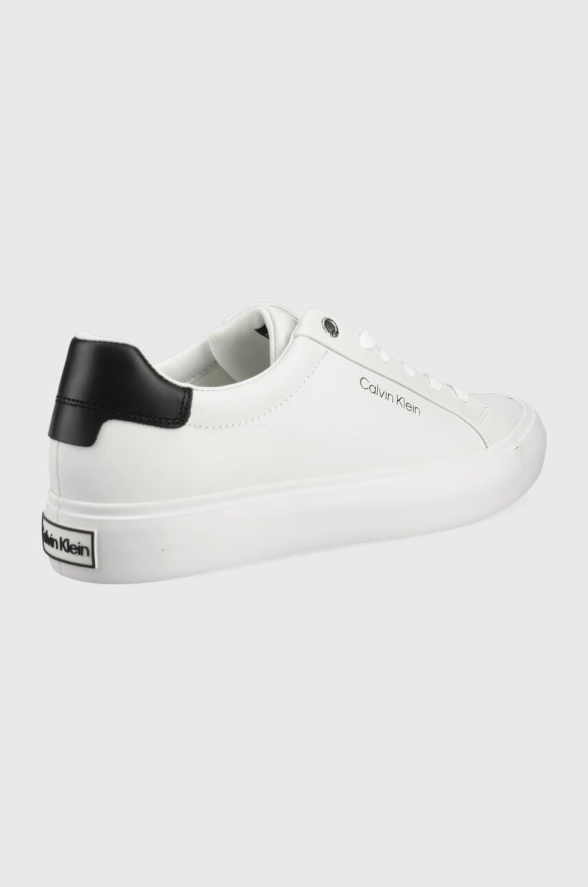 Calvin Klein Кожени обувки в бяло - Pepit.bg
