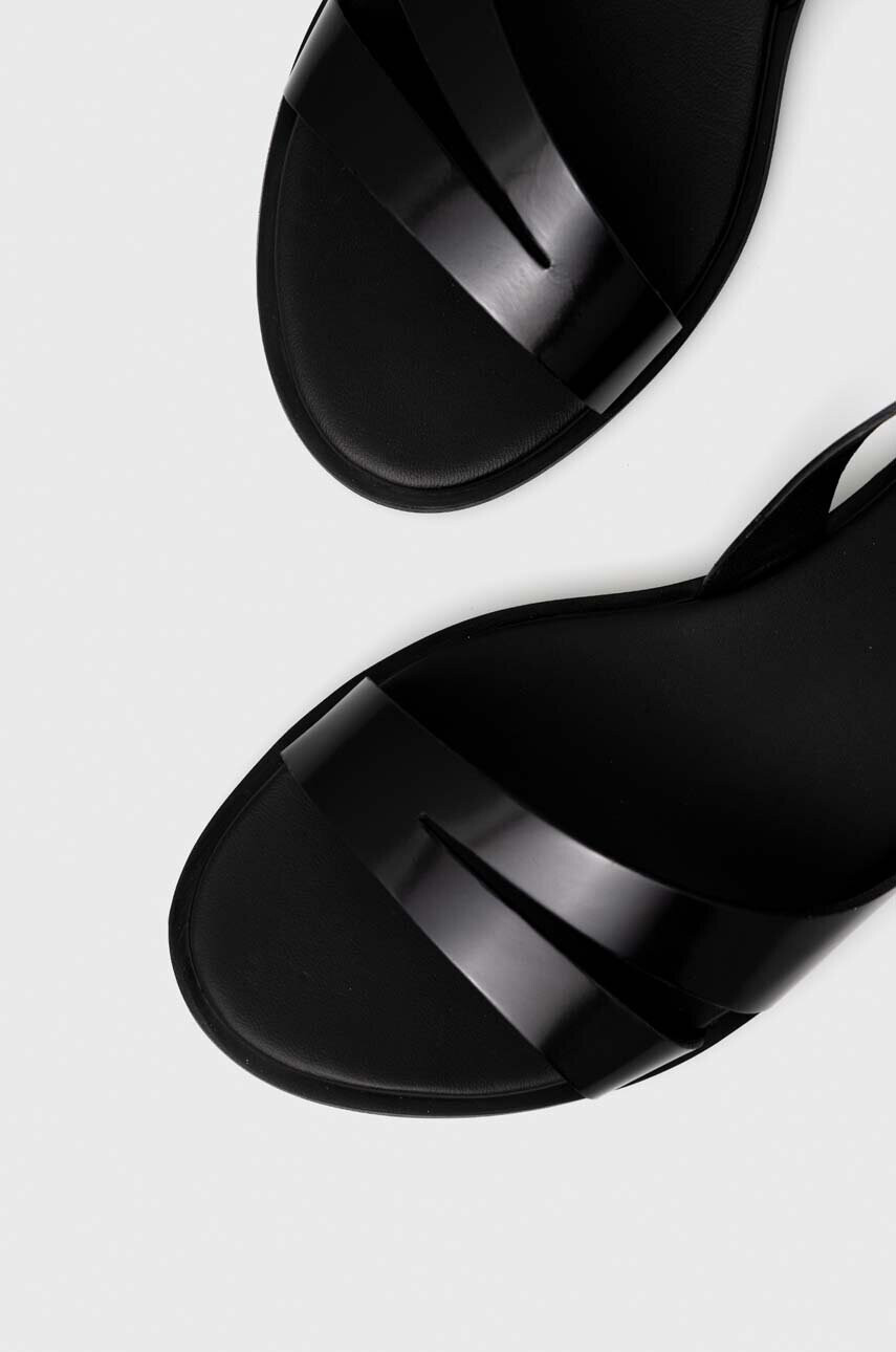 Calvin Klein Кожени сандали ALMOND SANDAL в черно HW0HW01463 - Pepit.bg