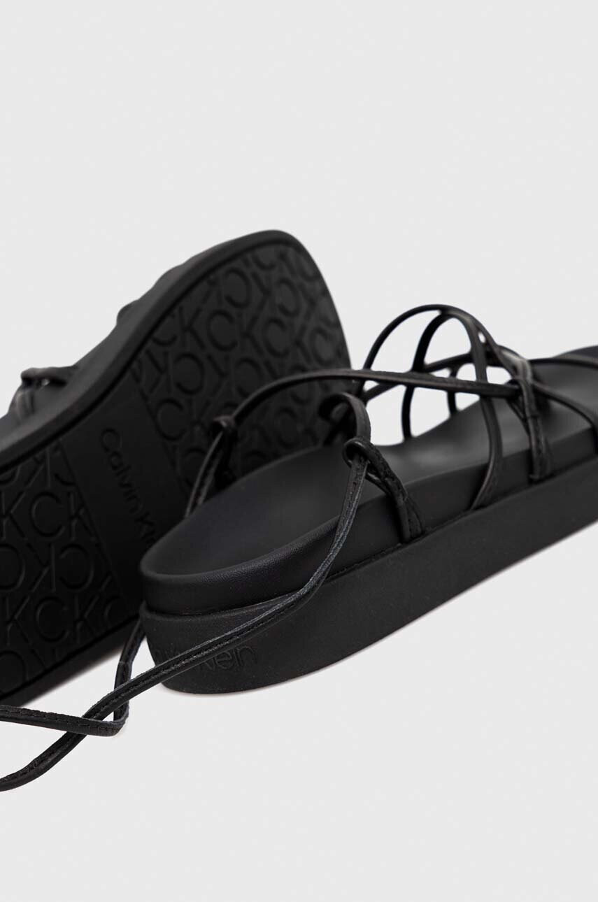 Calvin Klein Кожени сандали ERGO STRAP SANDAL в черно с платформа HW0HW01501 - Pepit.bg