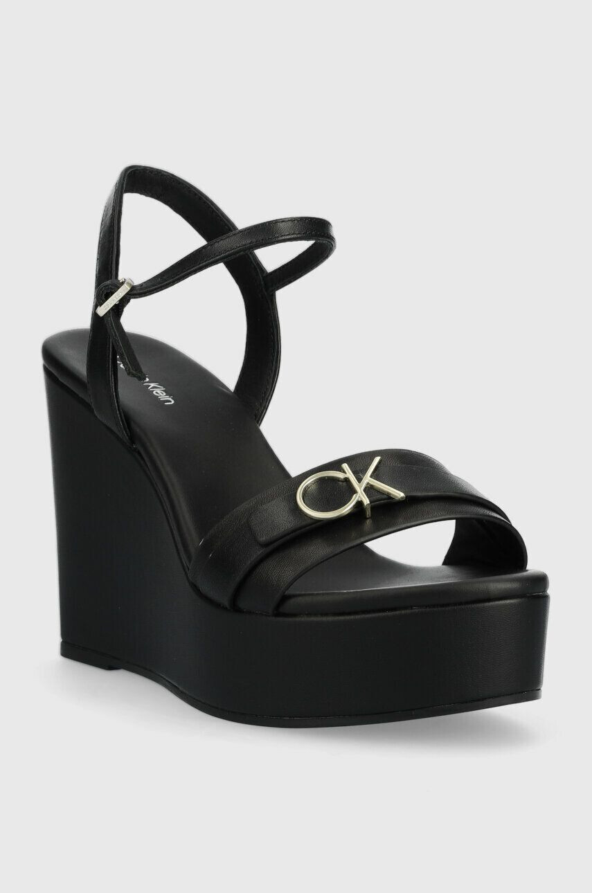 Calvin Klein Кожени сандали WEDGE 70HH W/HW в черно със скосена платформа HW0HW01485 - Pepit.bg