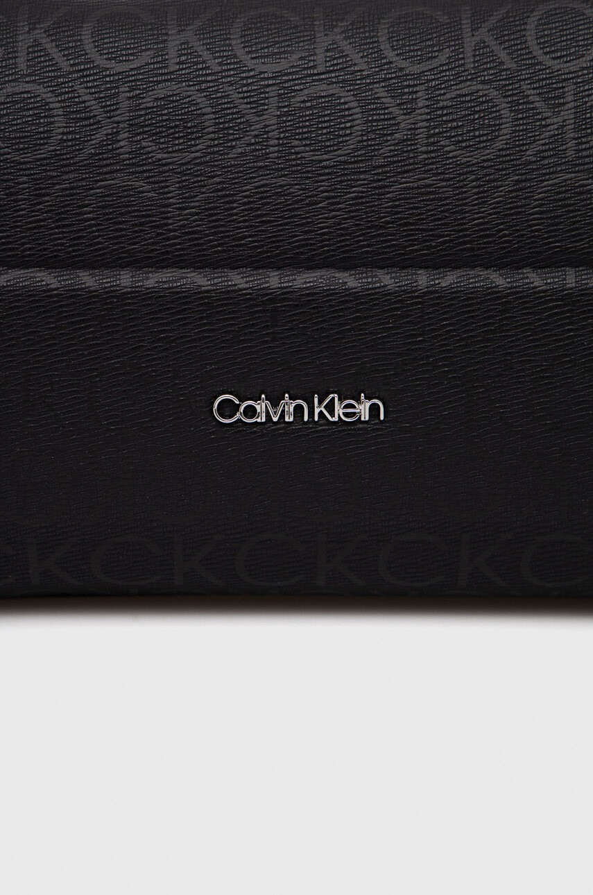 Calvin Klein Козметична чанта в черно - Pepit.bg