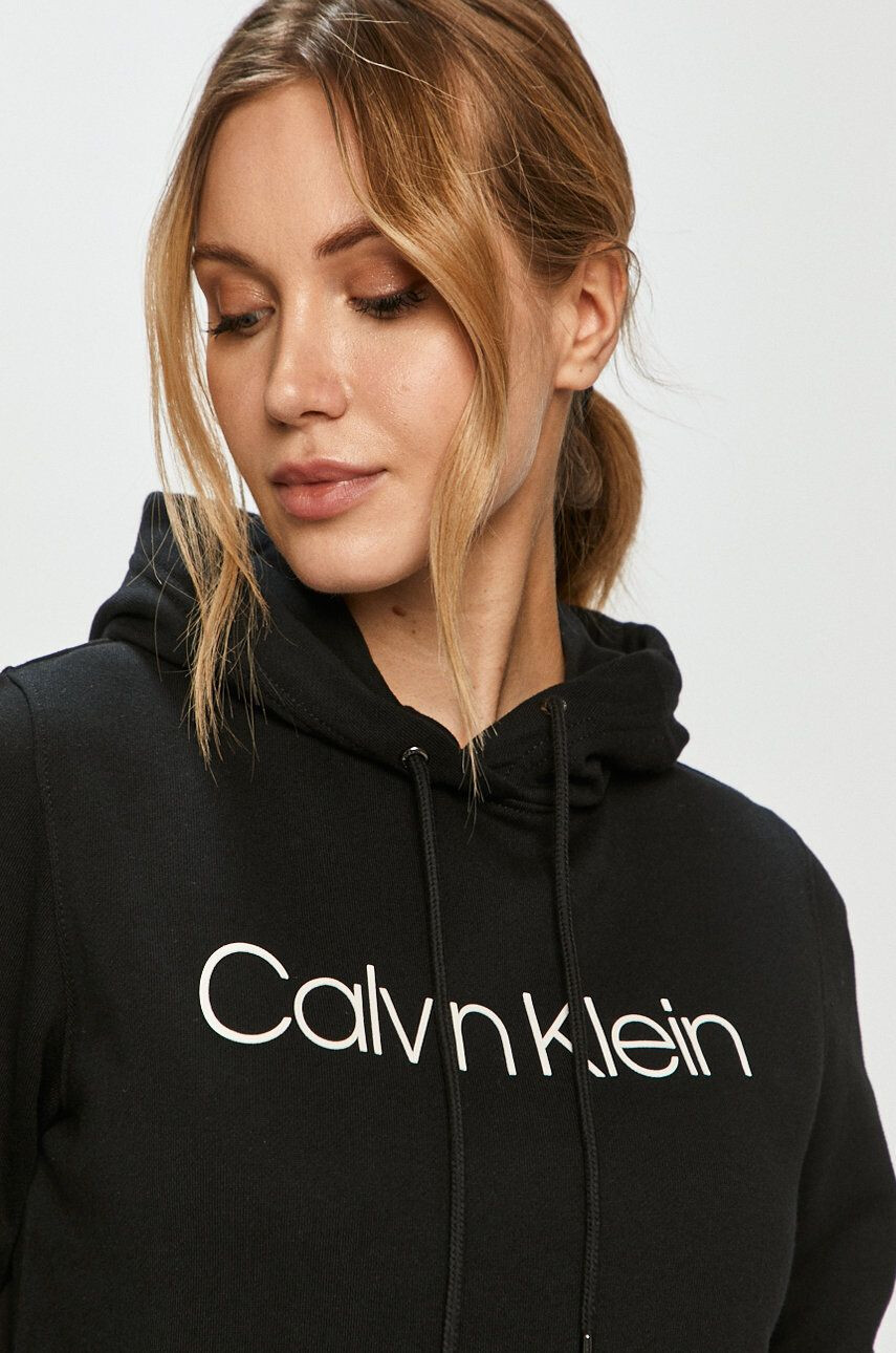 Calvin Klein Суичър дамски в черно с принт - Pepit.bg