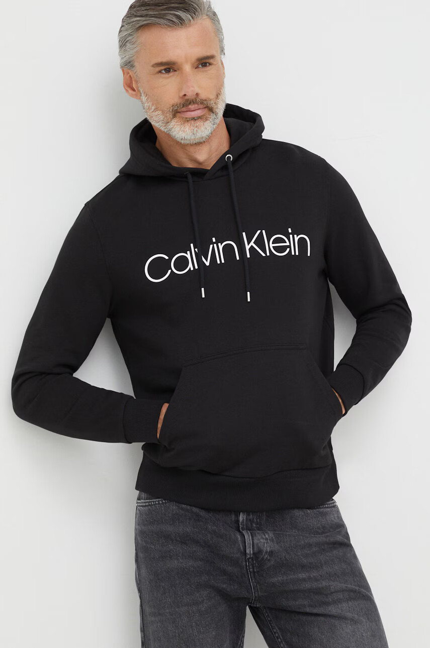 Calvin Klein Памучен суичър мъжки в черно с принт - Pepit.bg