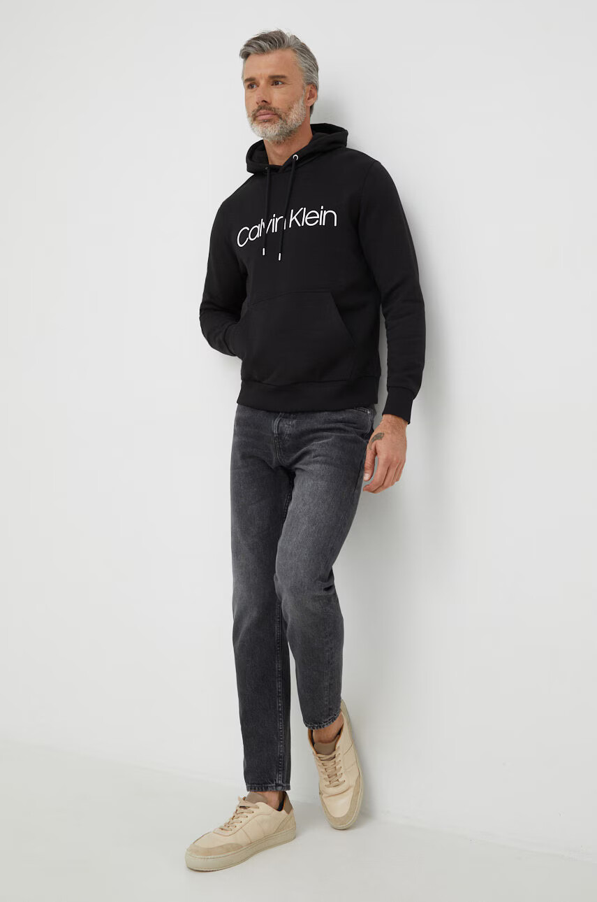Calvin Klein Памучен суичър мъжки в черно с принт - Pepit.bg