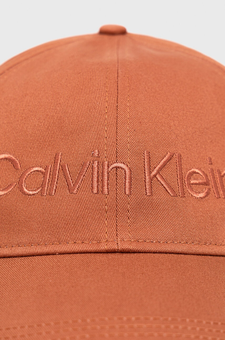 Calvin Klein Памучна шапка - Pepit.bg