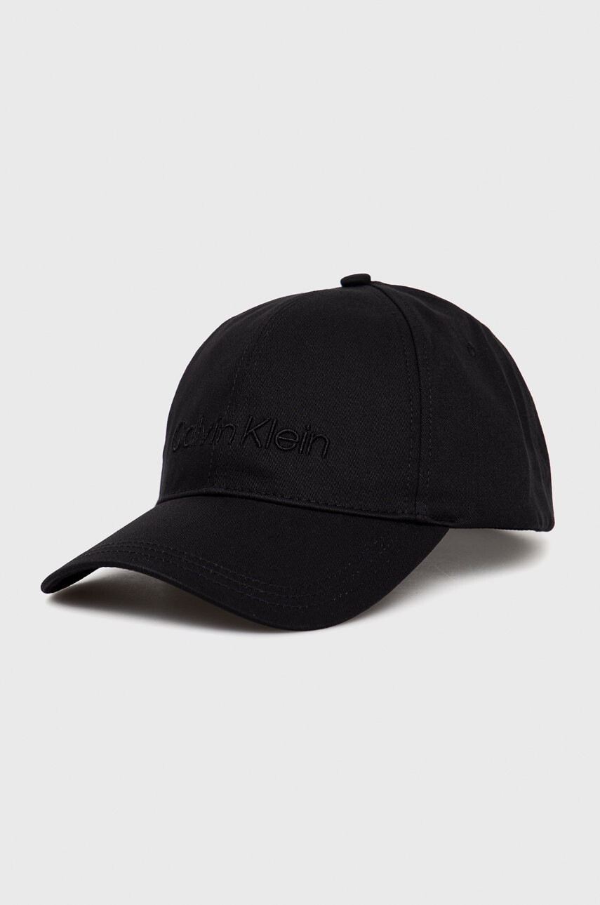 Calvin Klein Памучна шапка - Pepit.bg
