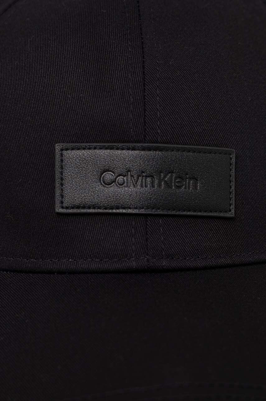 Calvin Klein Памучна шапка с козирка - Pepit.bg