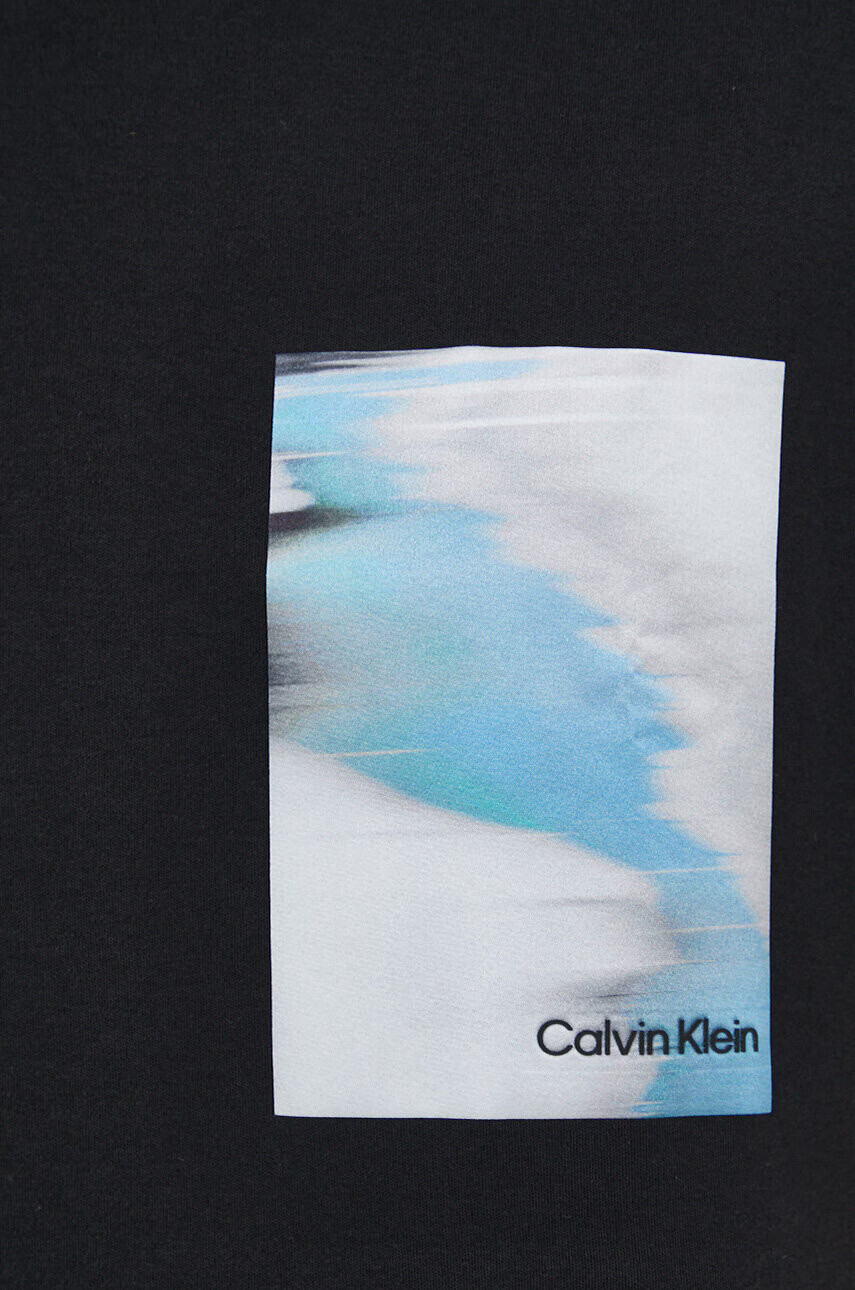 Calvin Klein Памучна тениска в черно с принт - Pepit.bg