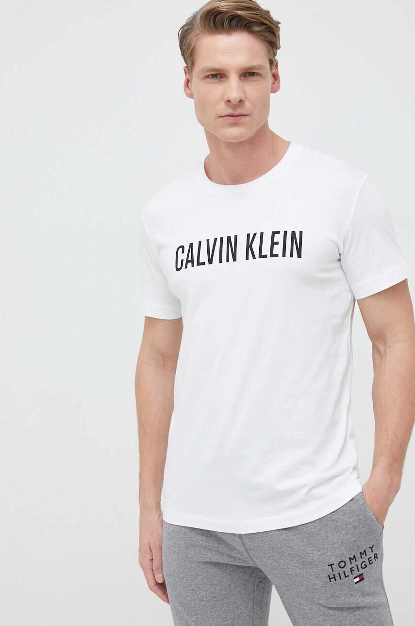 Calvin Klein Памучна тениска в бяло с десен - Pepit.bg