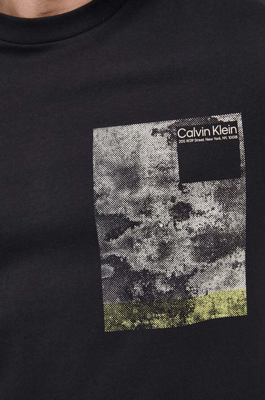 Calvin Klein Памучна тениска в черно с принт - Pepit.bg