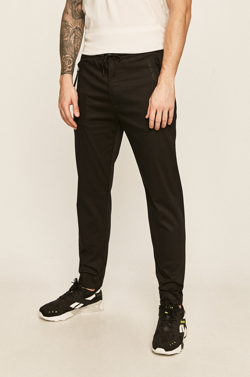 Calvin Klein Панталони - Pepit.bg