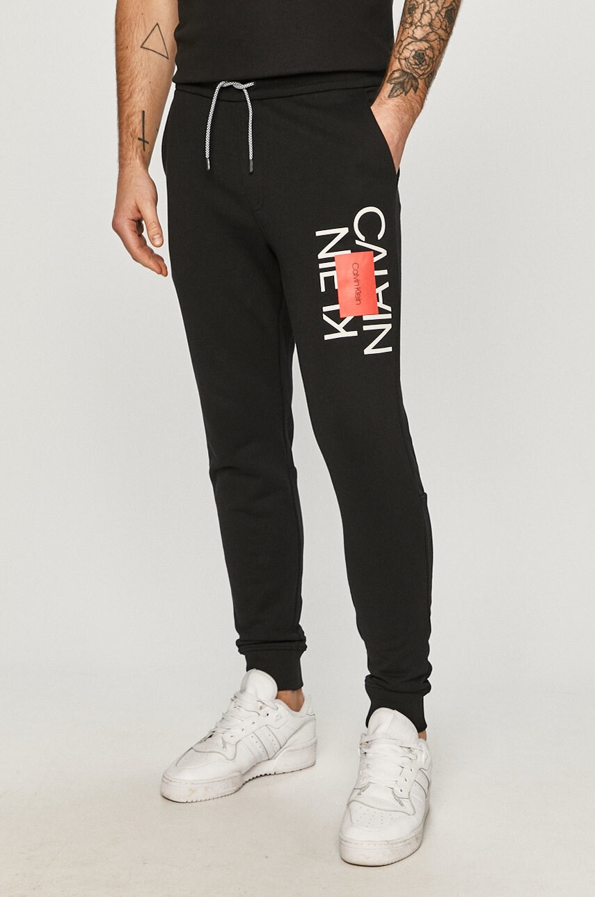 Calvin Klein Панталони - Pepit.bg