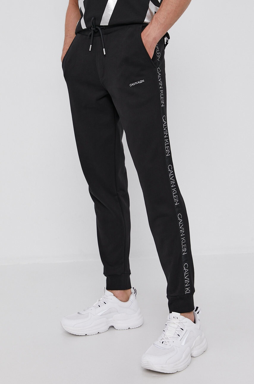 Calvin Klein Панталони - Pepit.bg