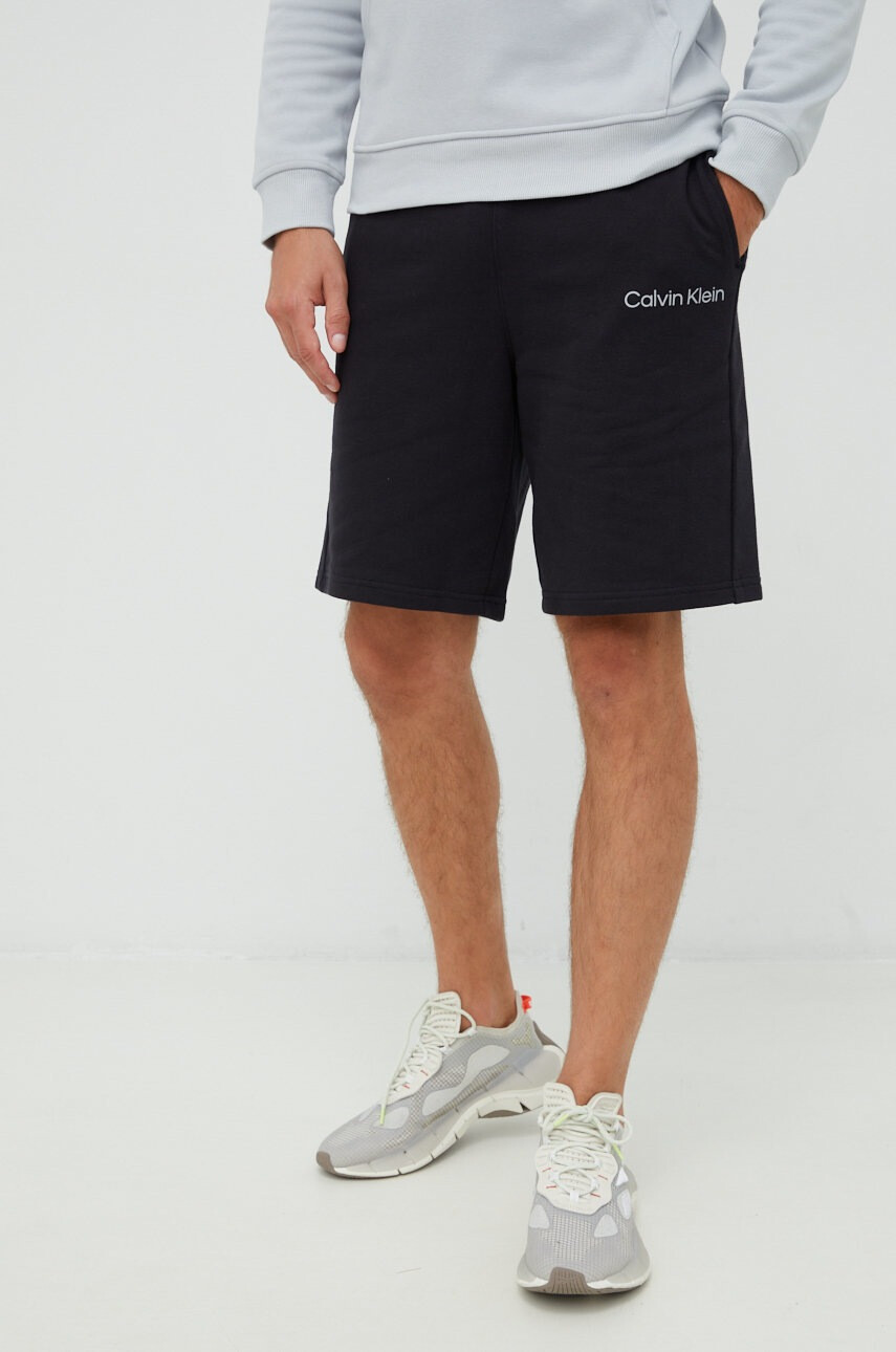Calvin Klein Performance Къс панталон за трениране Ck Essentials - Pepit.bg