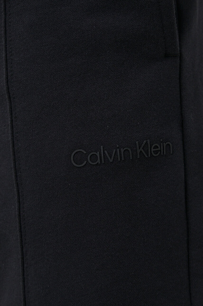Calvin Klein Performance Къс панталон за трениране Essentials в черно - Pepit.bg