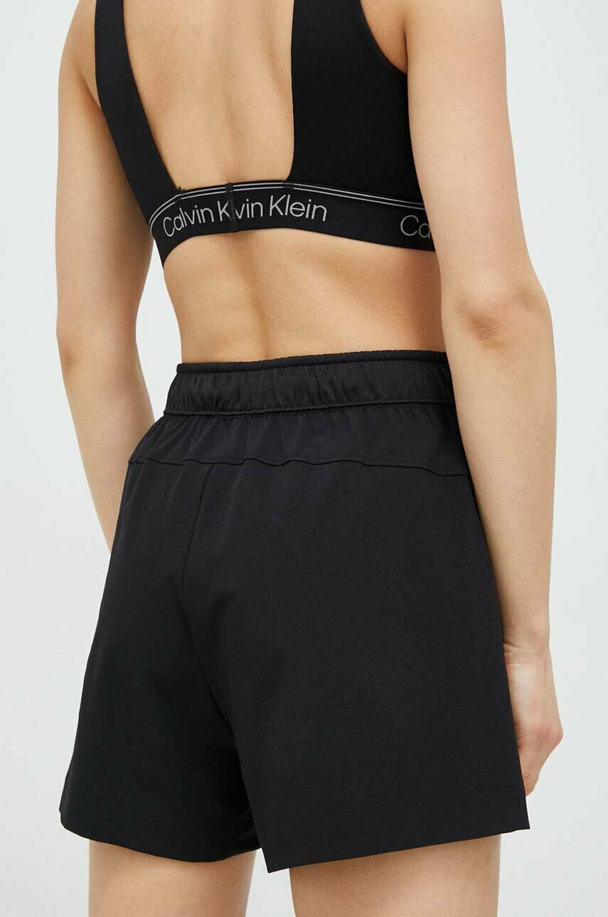 Calvin Klein Performance Къс панталон за трениране Essentials - Pepit.bg