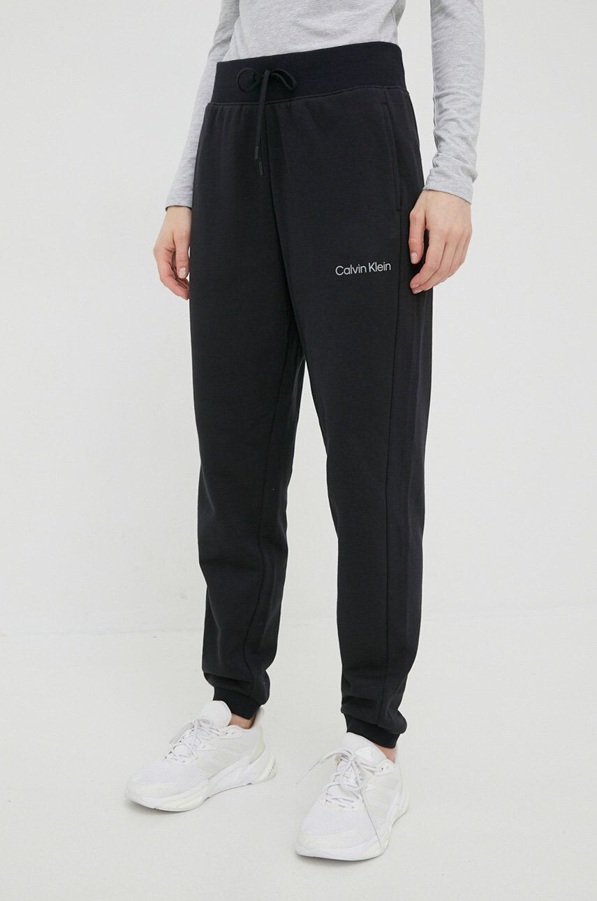 Calvin Klein Performance Спортен панталон Ck Essentials - Pepit.bg