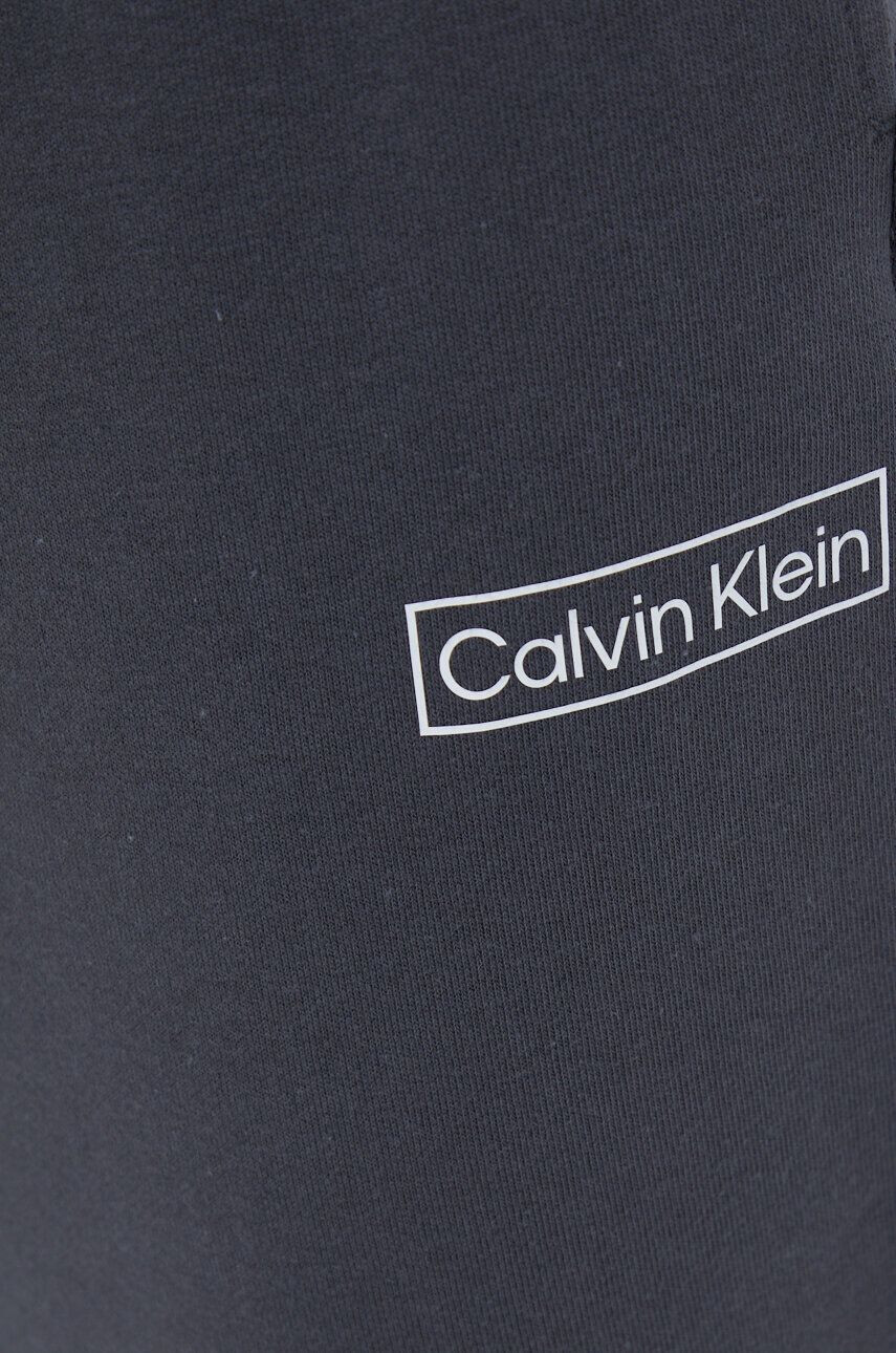 Calvin Klein Performance Спортен панталон This Is Love в сиво с изчистен дизайн - Pepit.bg