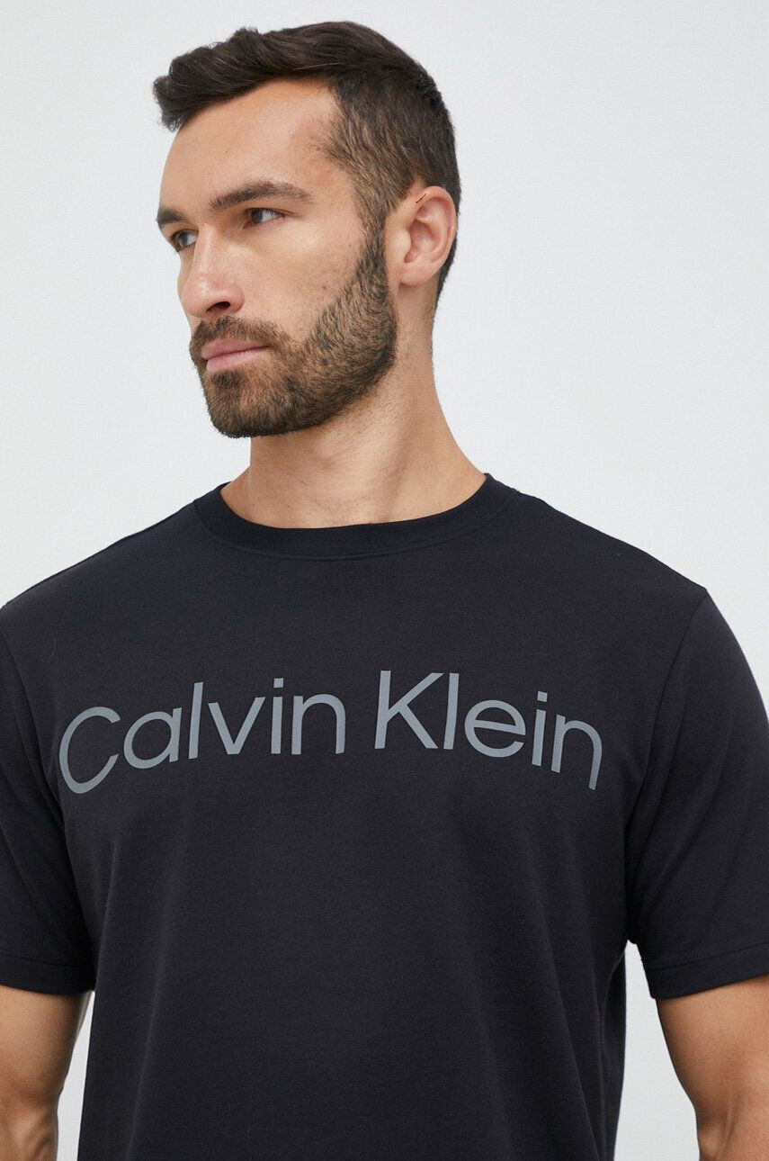 Calvin Klein Performance Тениска в черно с принт - Pepit.bg