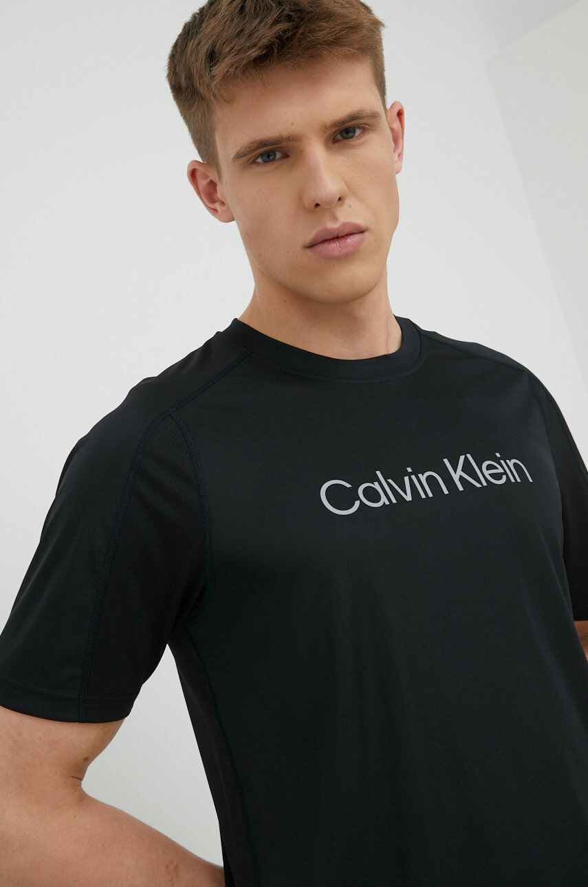 Calvin Klein Performance Тениска за трениране Ck Essentials - Pepit.bg