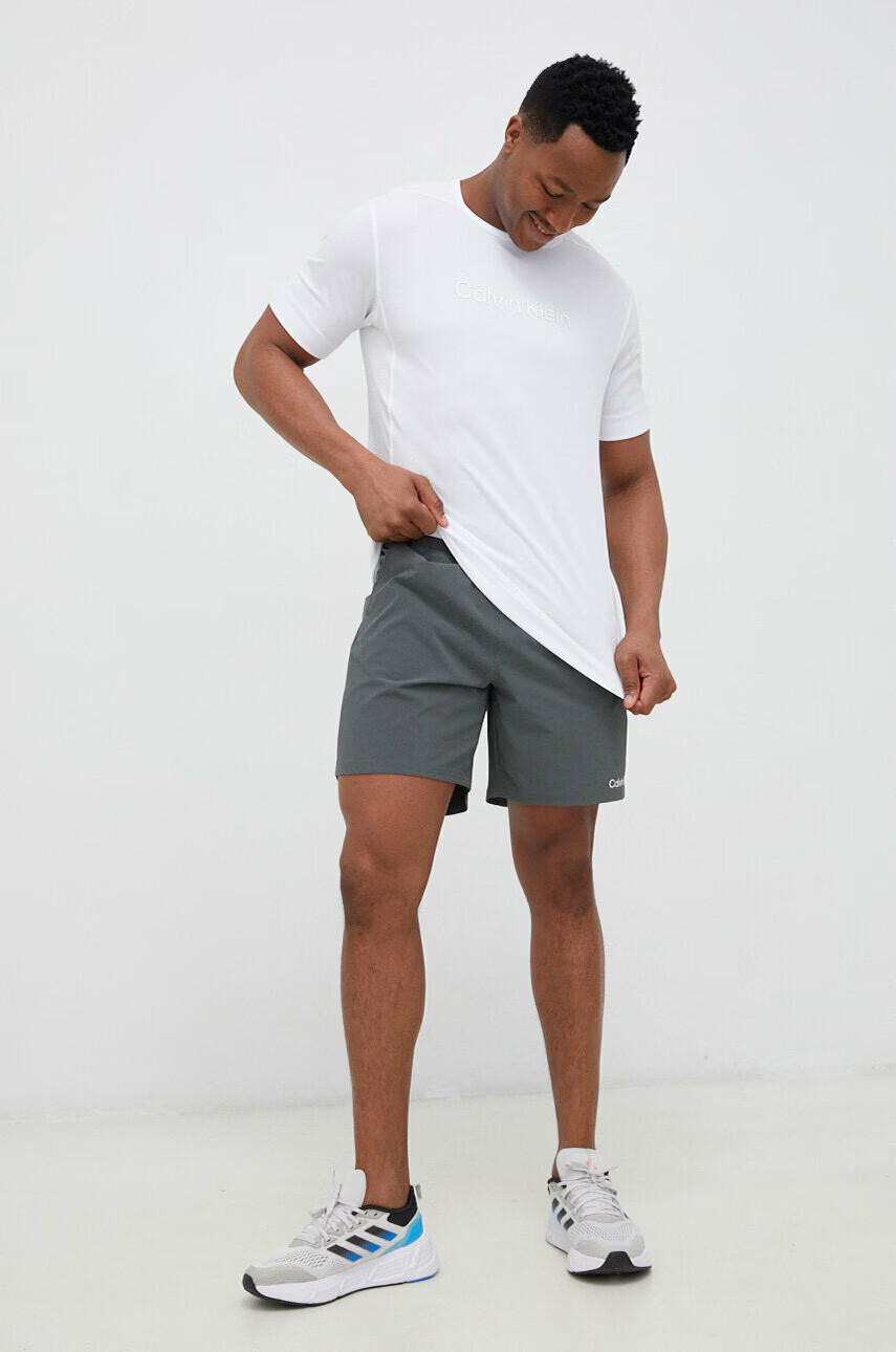 Calvin Klein Performance Тениска за трениране Essentials в бяло с принт - Pepit.bg