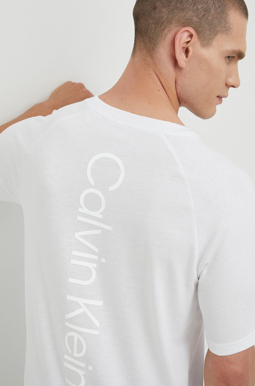 Calvin Klein Performance Тениска за трениране Modern Sweat в бяло с изчистен дизайн - Pepit.bg