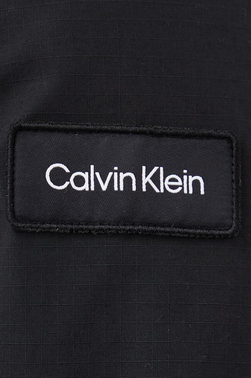 Calvin Klein Performance Яке в черно с преходна изолация - Pepit.bg