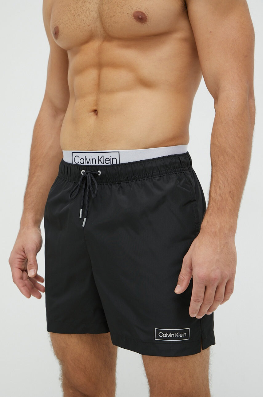 Calvin Klein Плувни шорти в черно - Pepit.bg