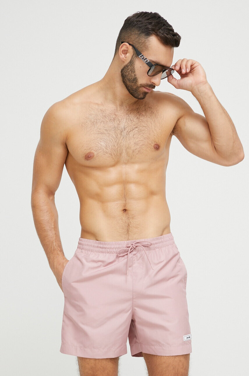 Calvin Klein Плувни шорти в лилаво - Pepit.bg