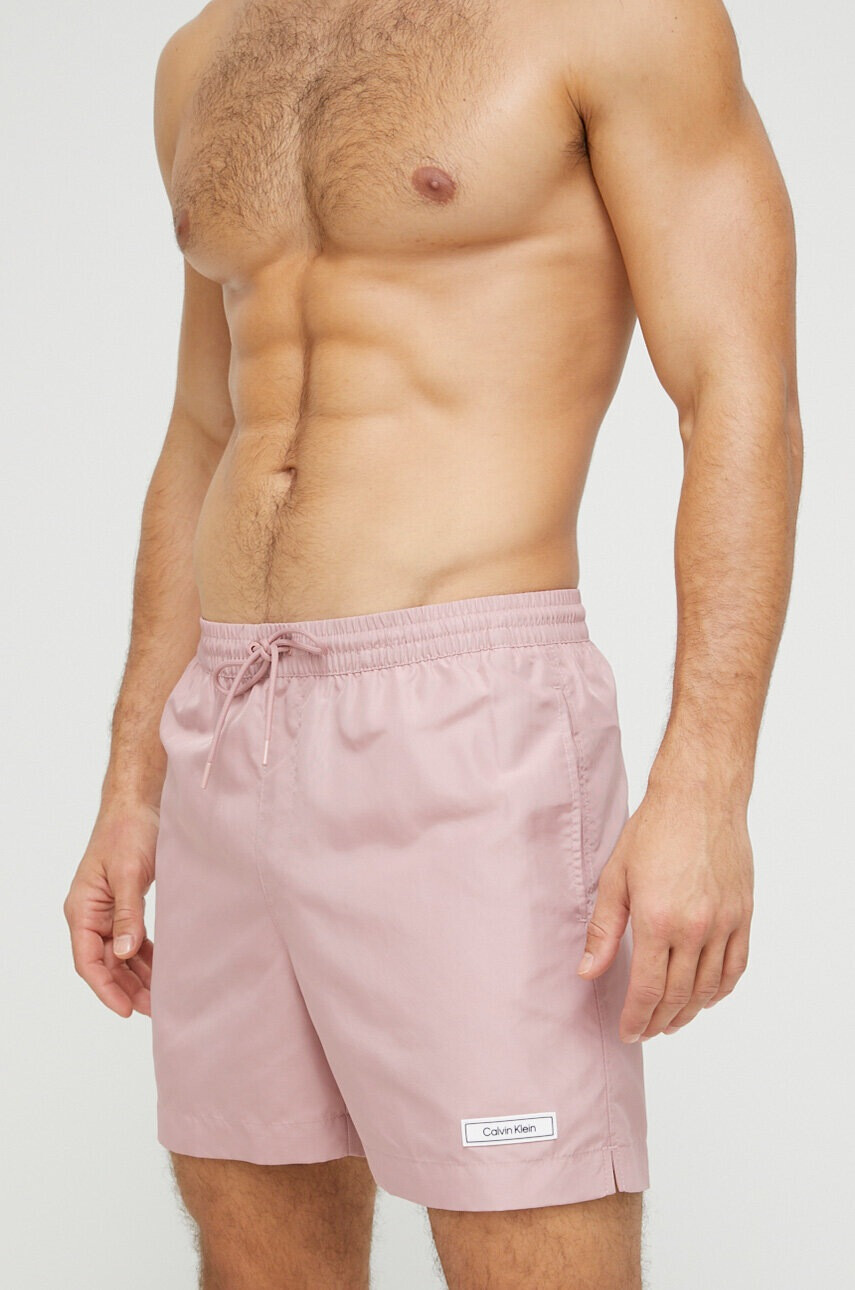 Calvin Klein Плувни шорти в лилаво - Pepit.bg