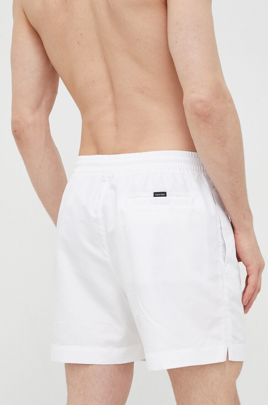 Calvin Klein Плувни шорти в бяло - Pepit.bg