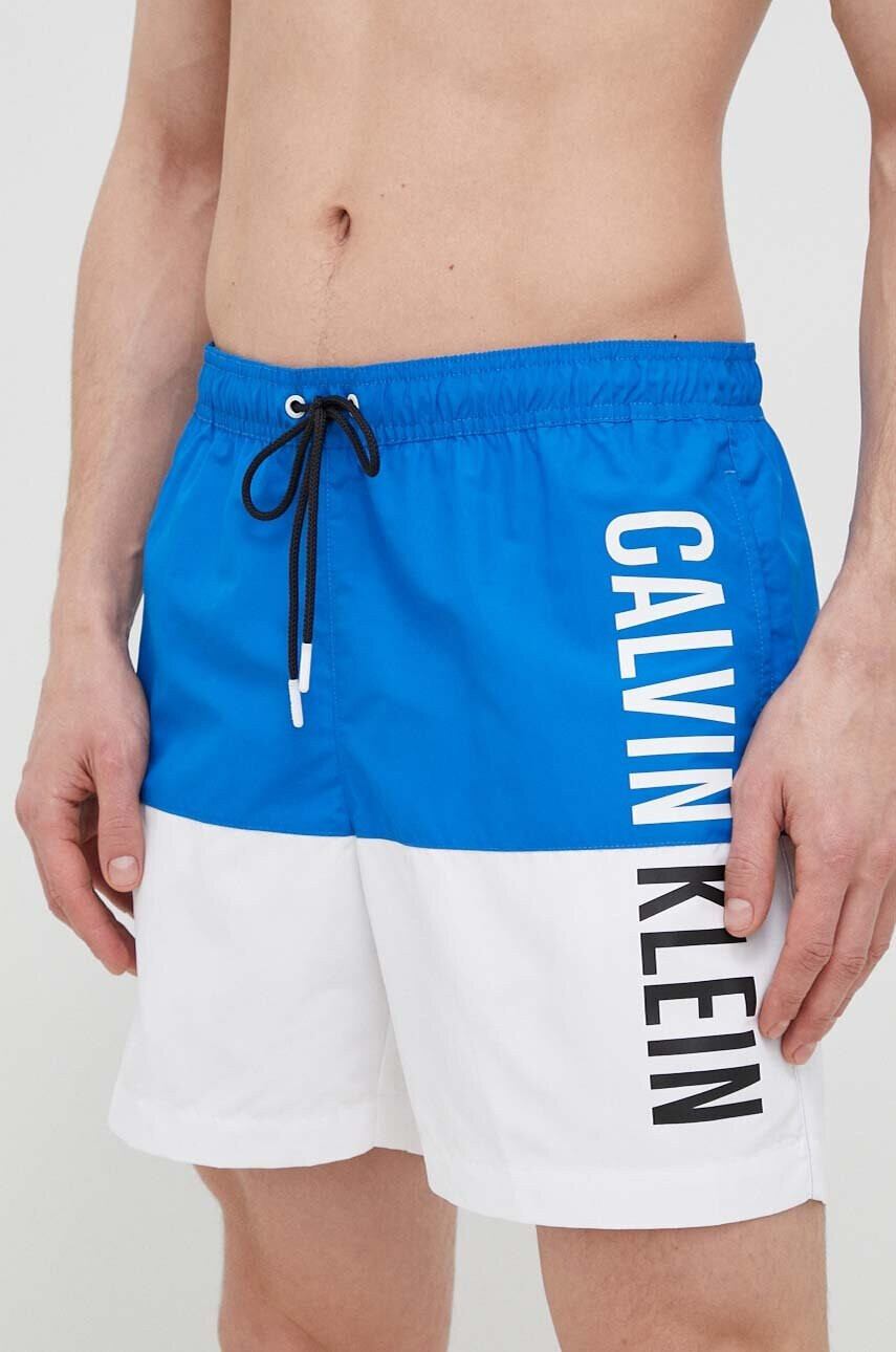 Calvin Klein Плувни шорти в синьо - Pepit.bg