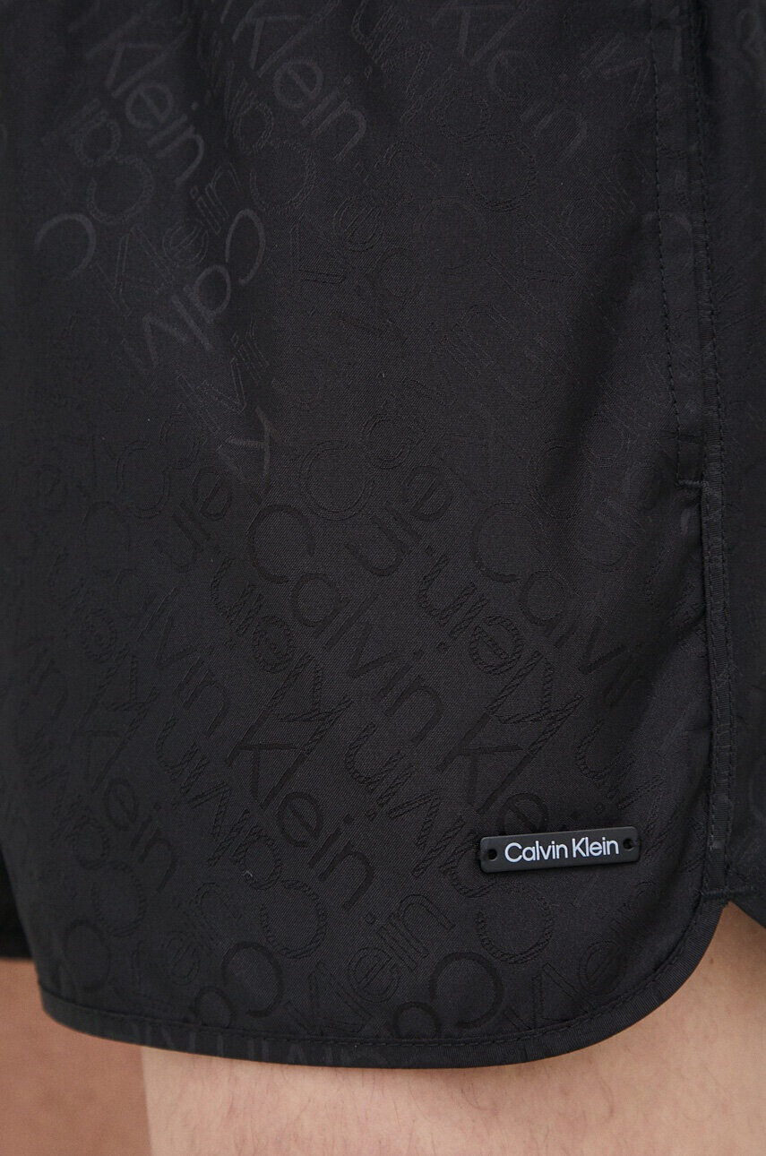 Calvin Klein Плувни шорти в черно - Pepit.bg