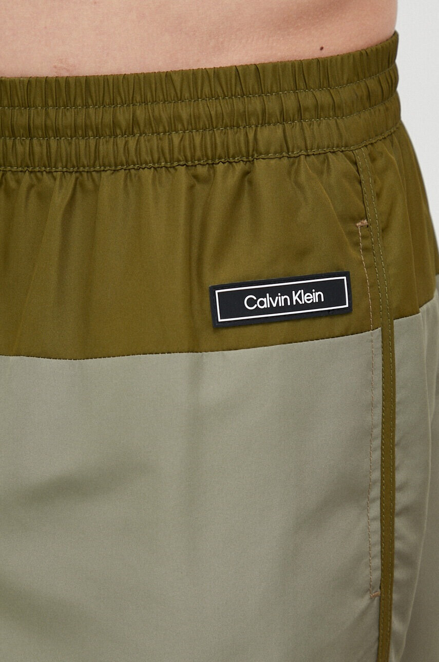 Calvin Klein Плувни шорти в зелено - Pepit.bg