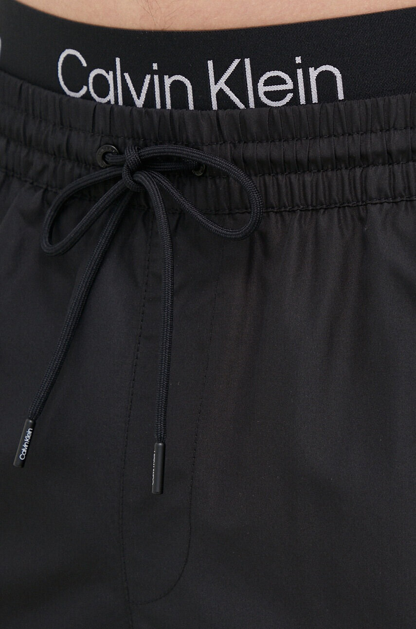 Calvin Klein Плувни шорти в черно - Pepit.bg