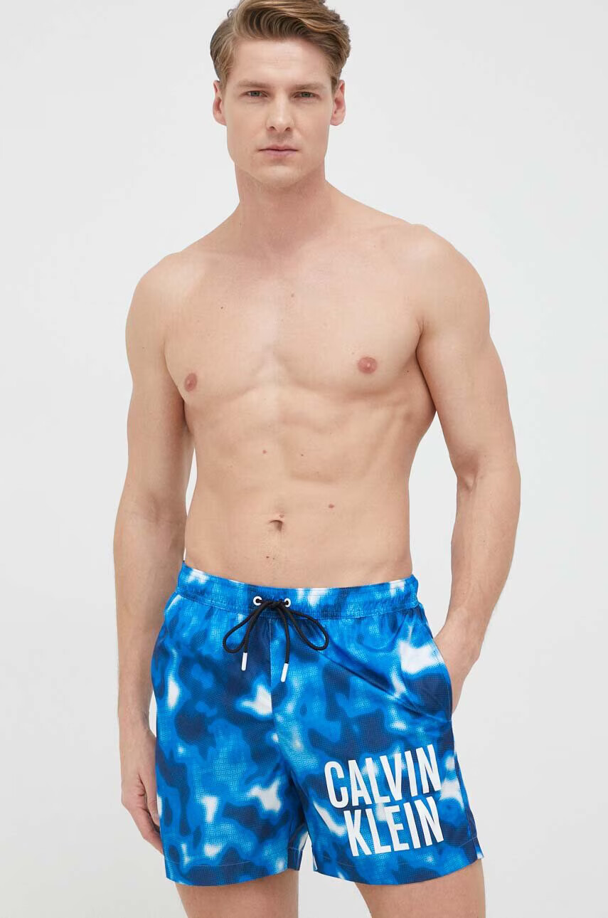 Calvin Klein Плувни шорти в синьо - Pepit.bg