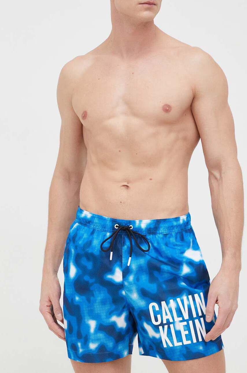 Calvin Klein Плувни шорти в синьо - Pepit.bg