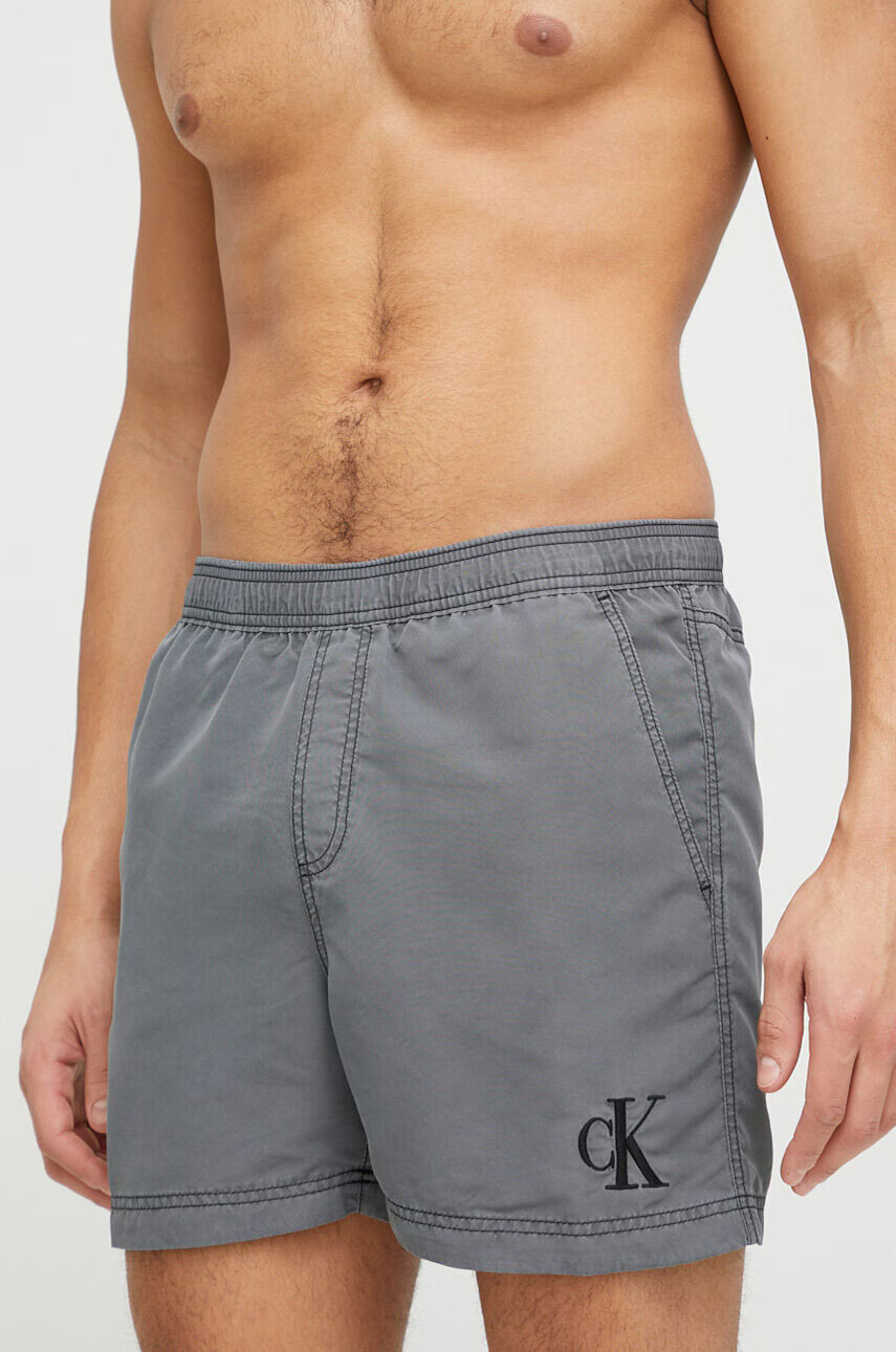 Calvin Klein Плувни шорти в сиво - Pepit.bg