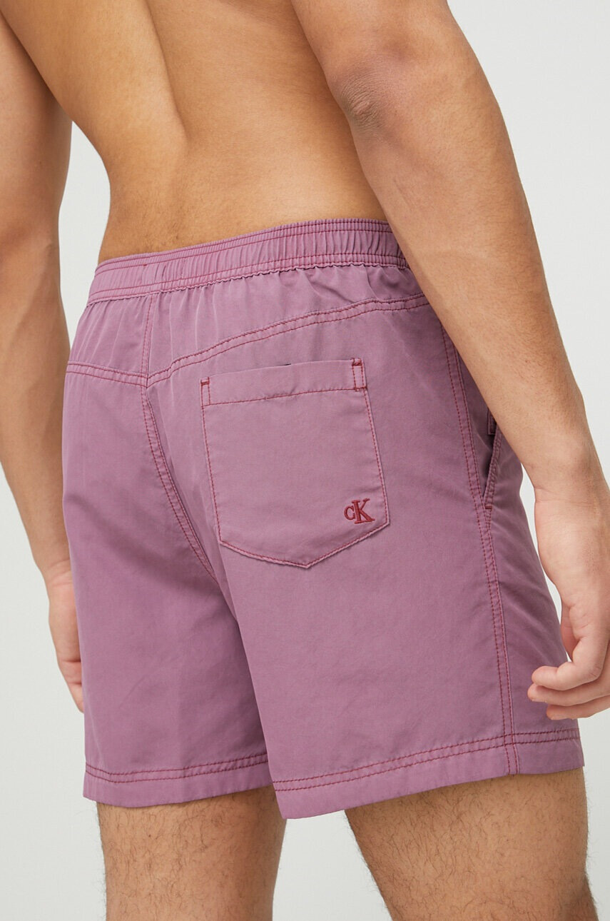 Calvin Klein Плувни шорти в лилаво - Pepit.bg