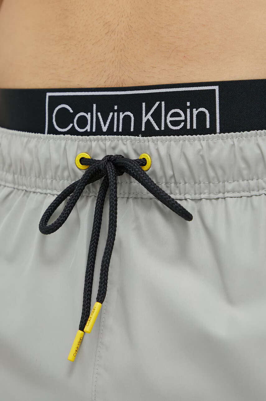 Calvin Klein Плувни шорти в сиво - Pepit.bg