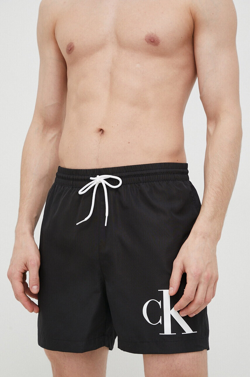 Calvin Klein Плувни шорти в черно - Pepit.bg