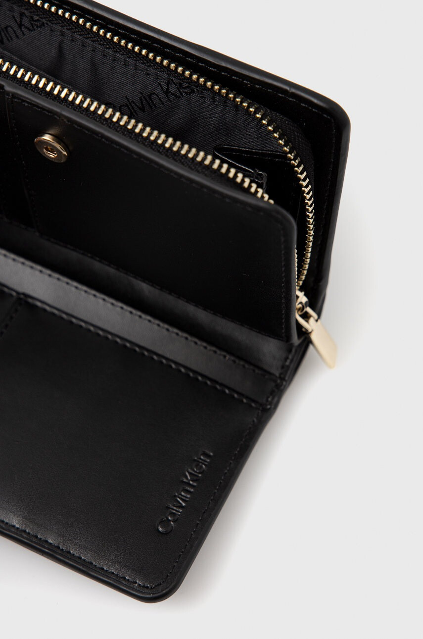 Calvin Klein Портфейл дамски в черно - Pepit.bg