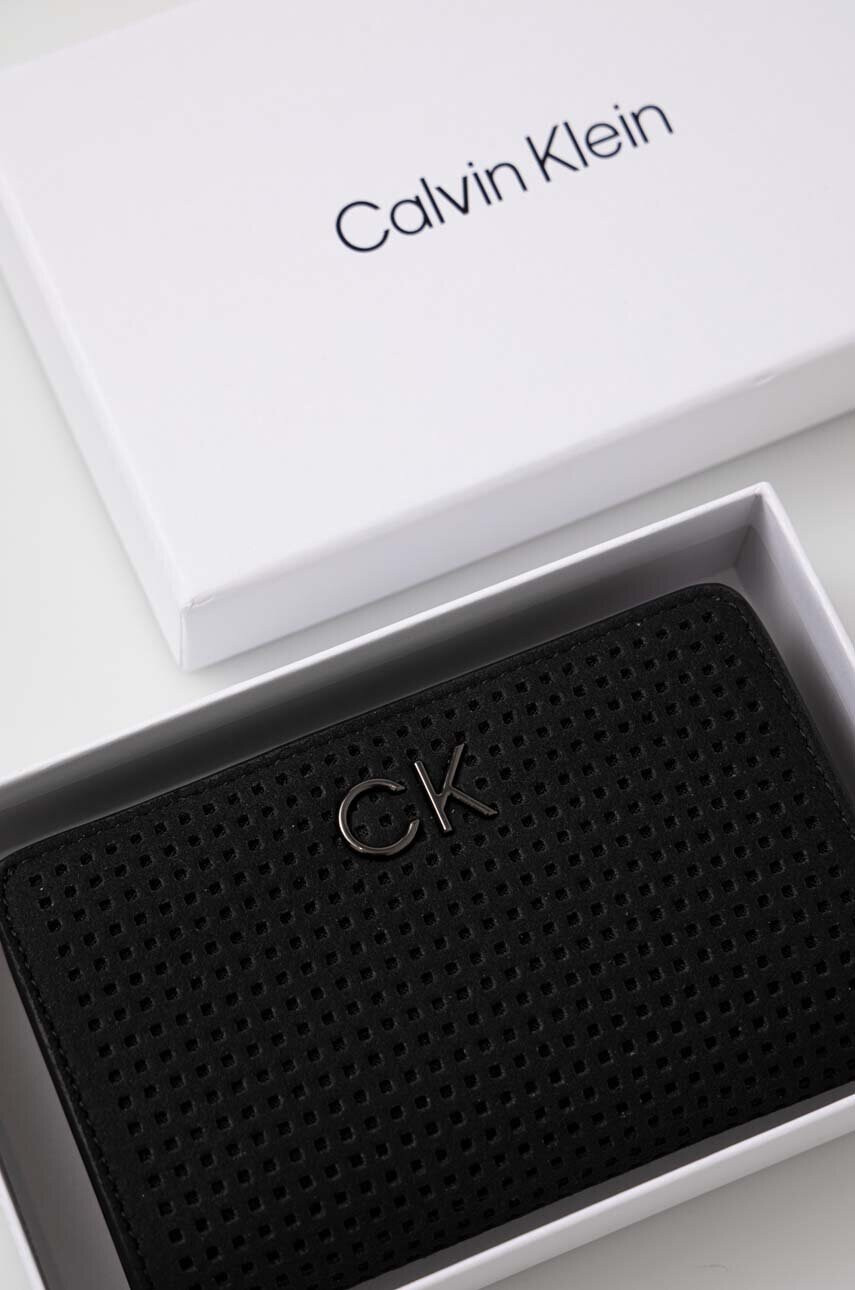 Calvin Klein Портфейл дамски в черно - Pepit.bg